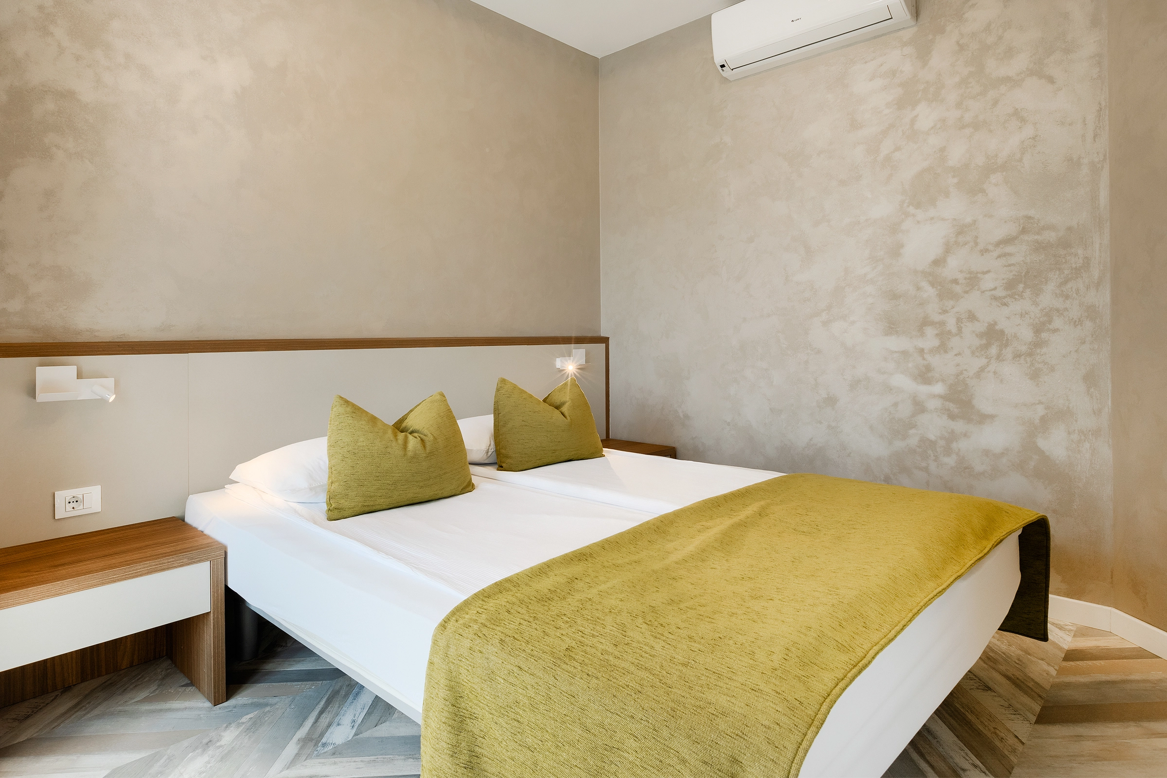 FAMILY WEEKEND IN PULA CITY CENTER ACCOMMODATION 4*